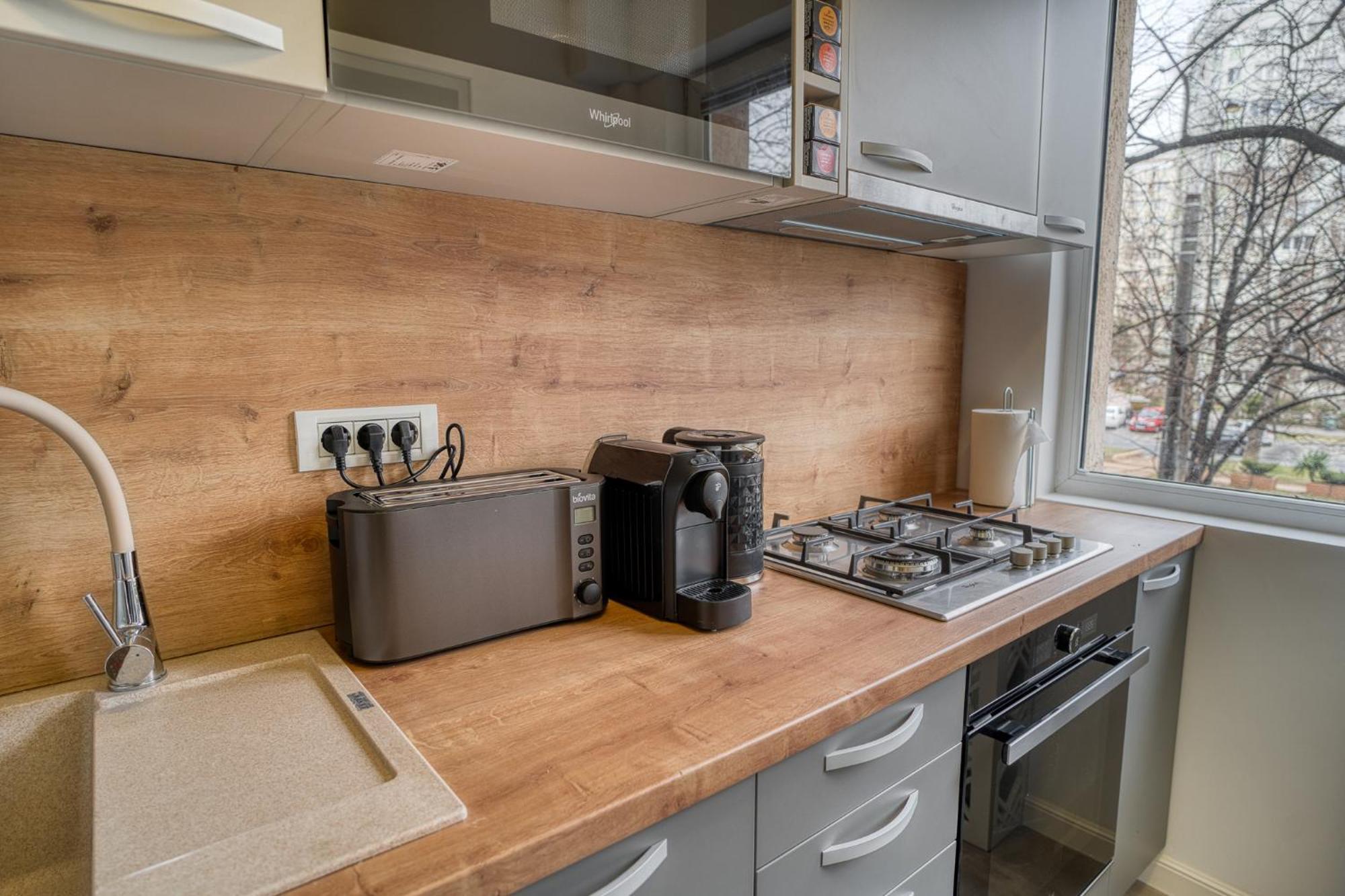 City Chic Retreat: Newly Renovated 1Br Apartment 부쿠레슈티 외부 사진