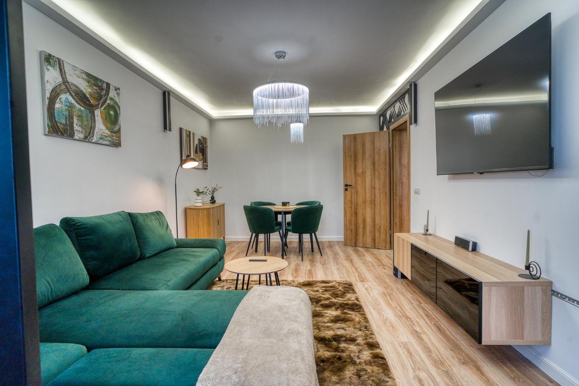 City Chic Retreat: Newly Renovated 1Br Apartment 부쿠레슈티 외부 사진
