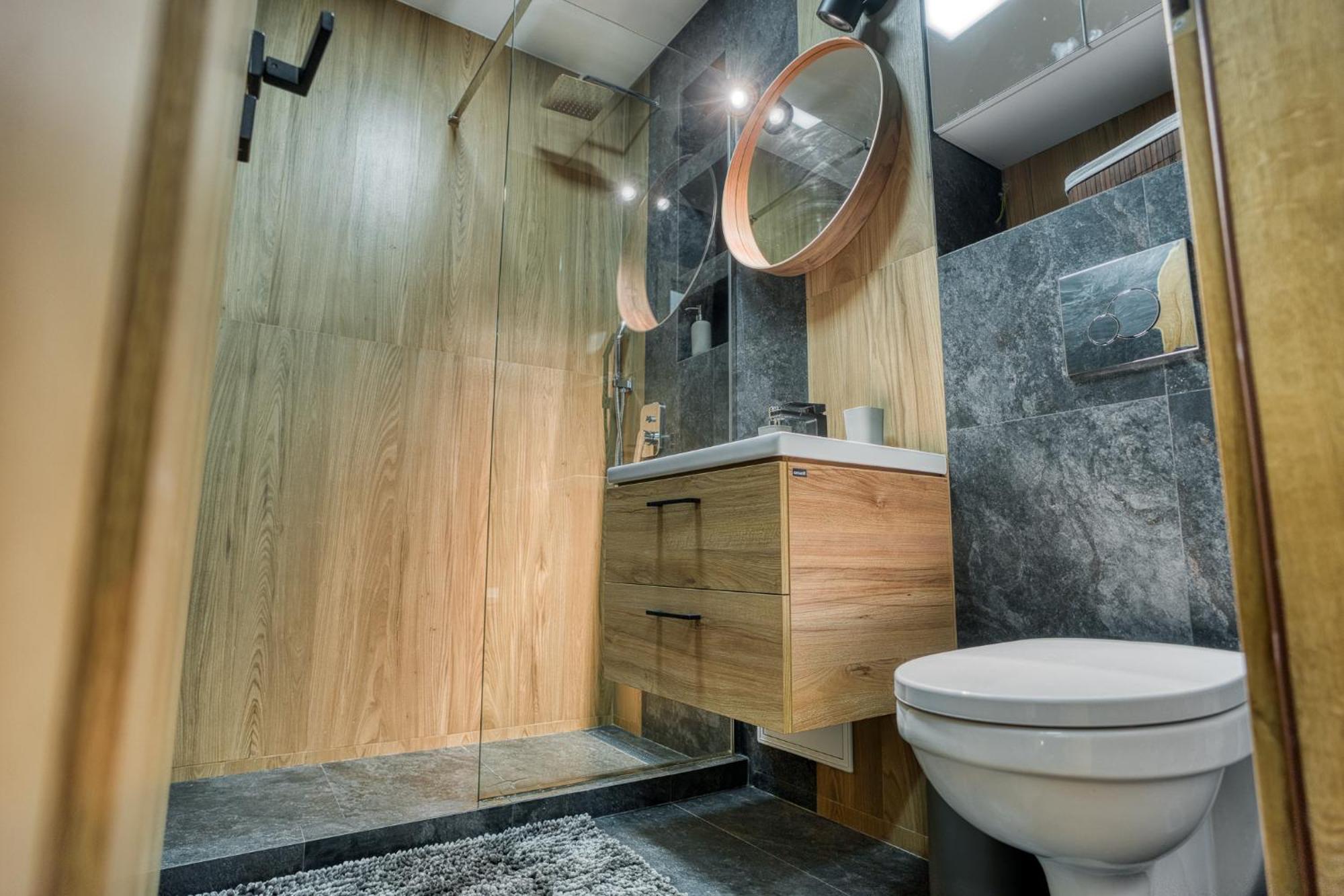 City Chic Retreat: Newly Renovated 1Br Apartment 부쿠레슈티 외부 사진